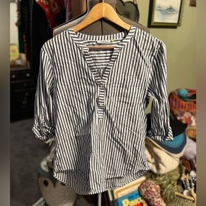 Women’s tunic like top from Serra size Large